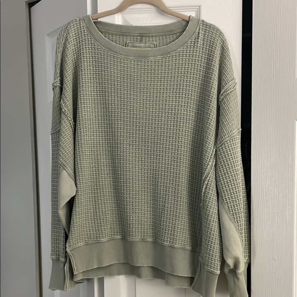 American Eagle Outfitters Green Crew Neck Sweater